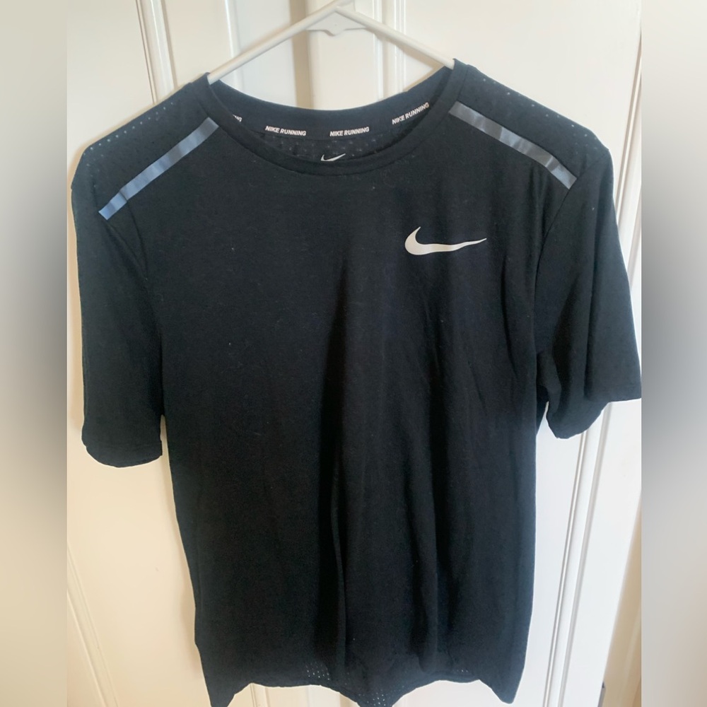 Mens Nike athletic shirt, dry fit, black, size M